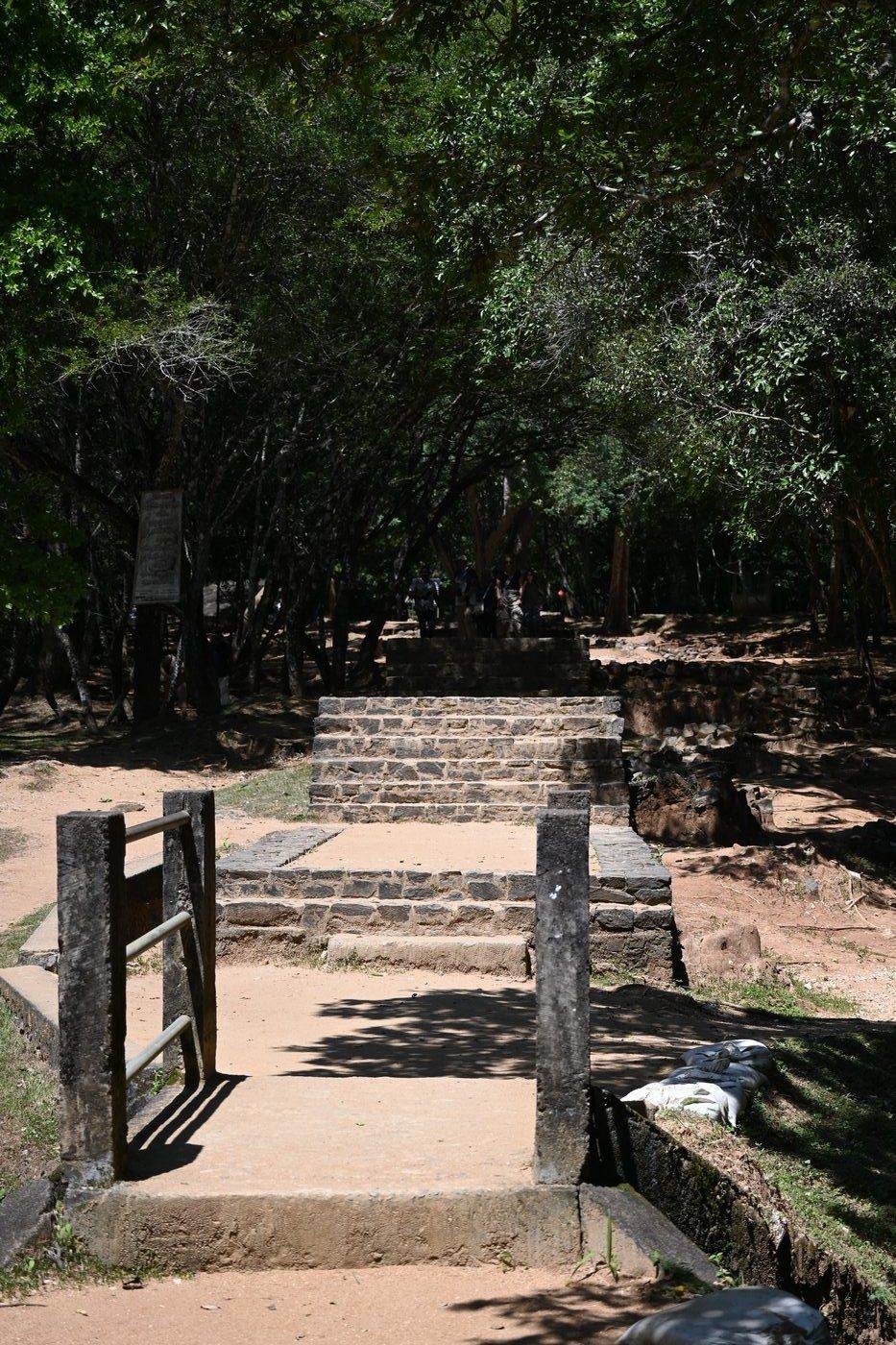 Buduruwagala Pathway
